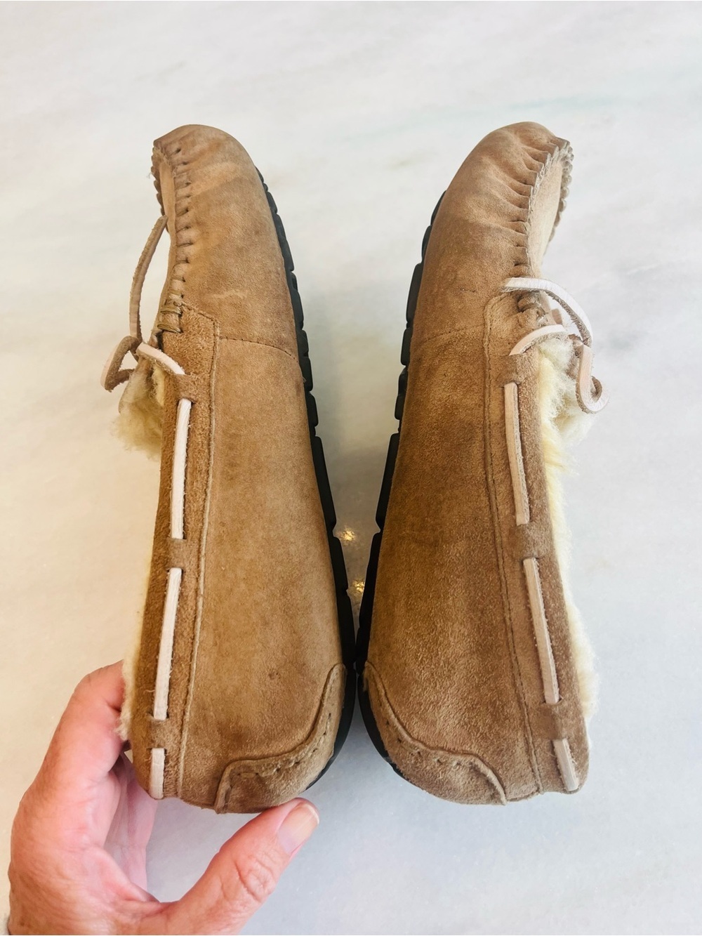 UGG Dakota Mocassin Suede Shearling Slippers Chestnut Women’s size 6 - Picture 8 of 10
